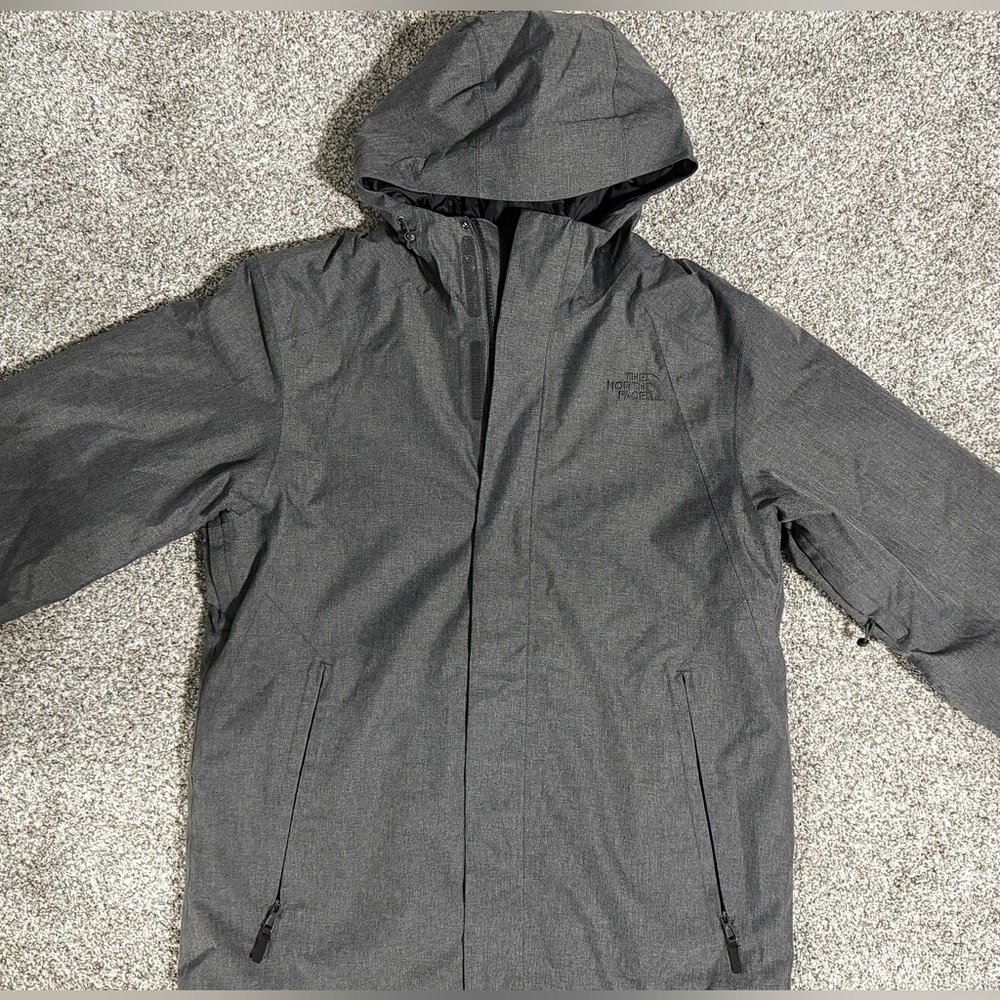 North Face Men's Gray lined Winter Jacket (M) LIKE NEW